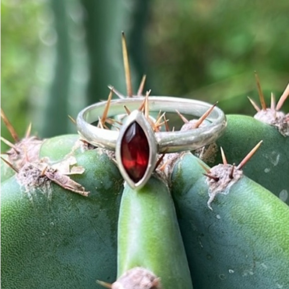 925 silver vintage garnet ring